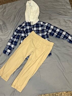 Carter’s Boys 2T Plaid Hooded Shirt & Khaki Pants Outfit Set Fall
